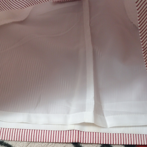 LOFT Mini Skirt. Size 2P. - Picture 8 of 9